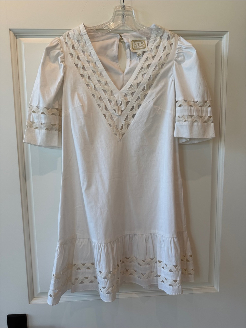 Sail to Sable White Eyelet V-Neck Shift Dress - NWT Size S
